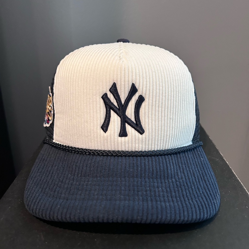 Kith Yankees Trucker Hat World Series 2009 worn 2x